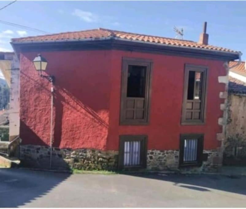 La Casina Roja - Santolaya De Cabranes Vila Arboleya Exterior foto